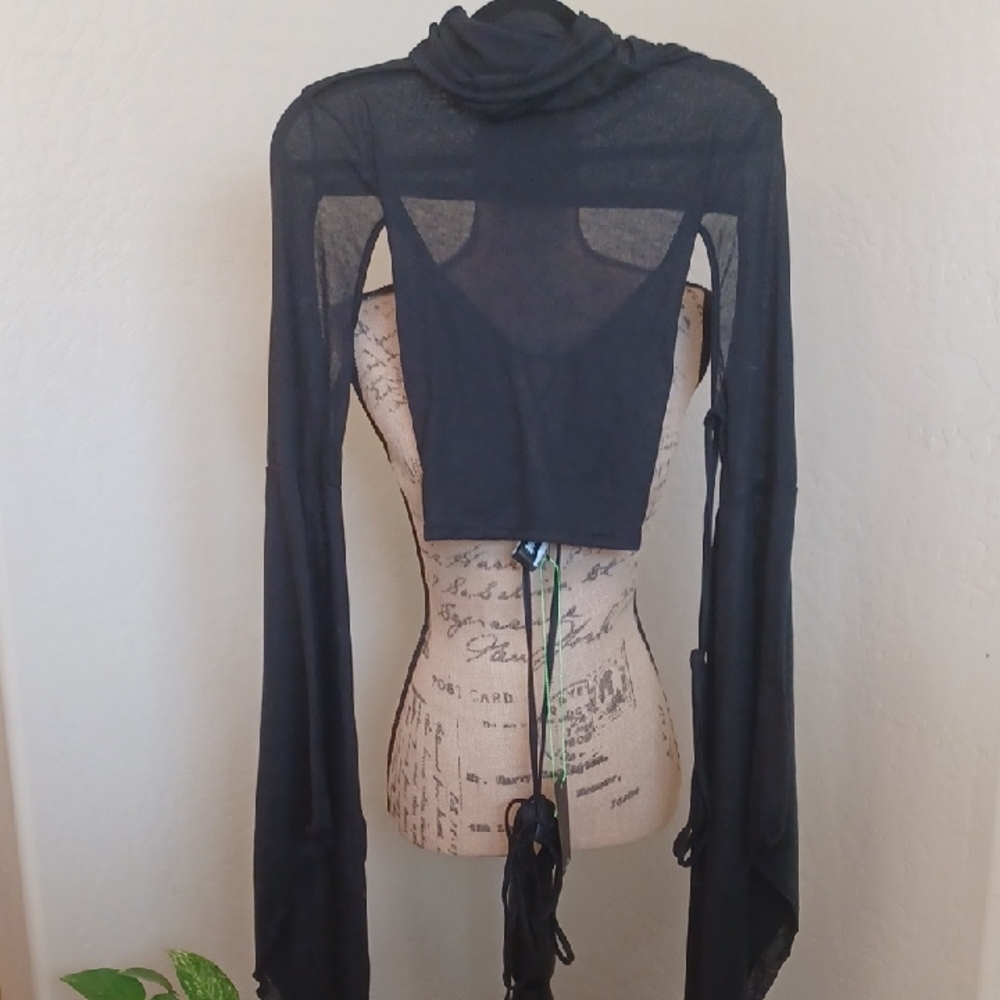 DOLLSKILL DARKER WAVES XXL BLACK WARPED LONG SLEEVE CROP TOP
